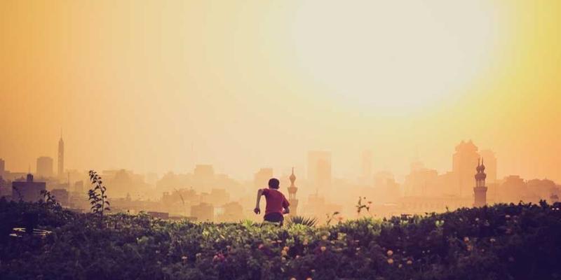 记录完成一项重大任务后,那瞬间的“胜利性空虚”与随之而来的迷失