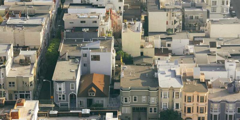 技术团队展示电子邮件签名迭代产品的实际操作