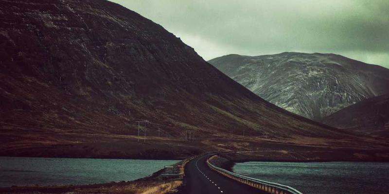 记录你对同一事件,先后看到支持与反对信息时的认知震荡