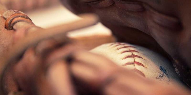 练习“反刍式阅读”：隔月重读同一文章，记录见解的演化