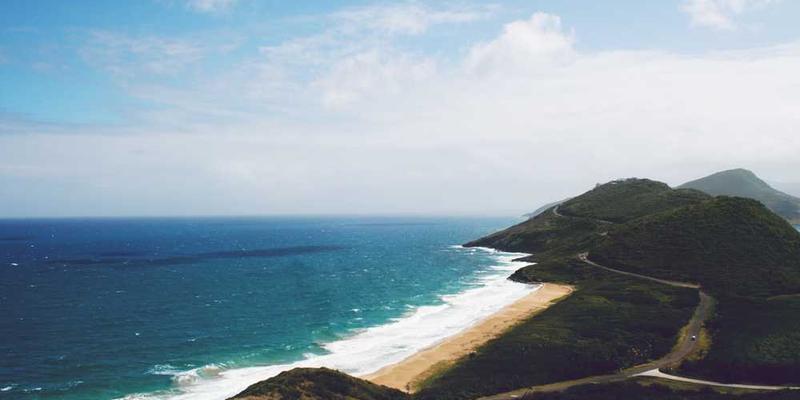 一张创意无限、色彩斑斓的抽象画，寓意着丰富的创作灵感和思路。