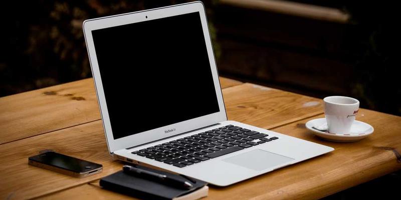 墨水与清水融合后的溶液,色彩柔和,呈现出独特的视觉效果