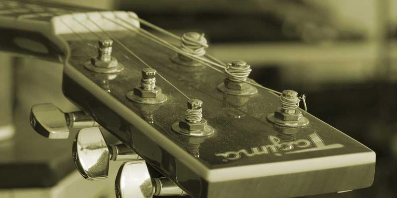 测量卧室的墙壁，吸收了多少次深夜独自哭泣的声波能量