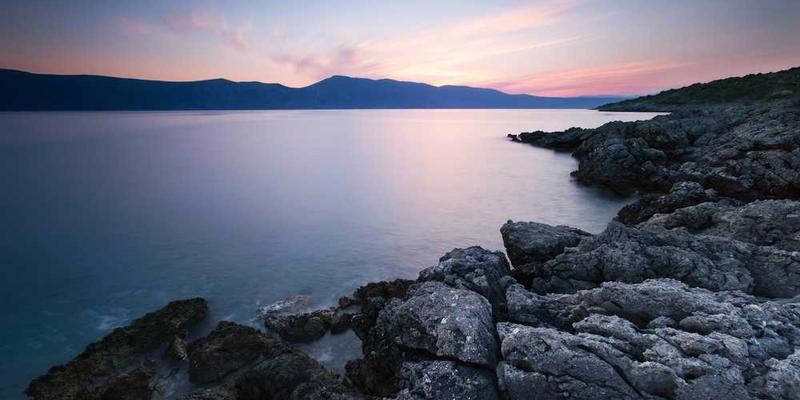 寻找那些让你感觉“与另一个时空连接”的文物、照片或地点