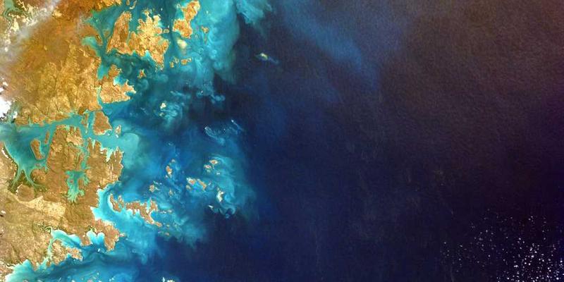 记录蜡烛烛芯燃烧后形成的特定形状的碳结构，解读其记录的时间燃烧形态