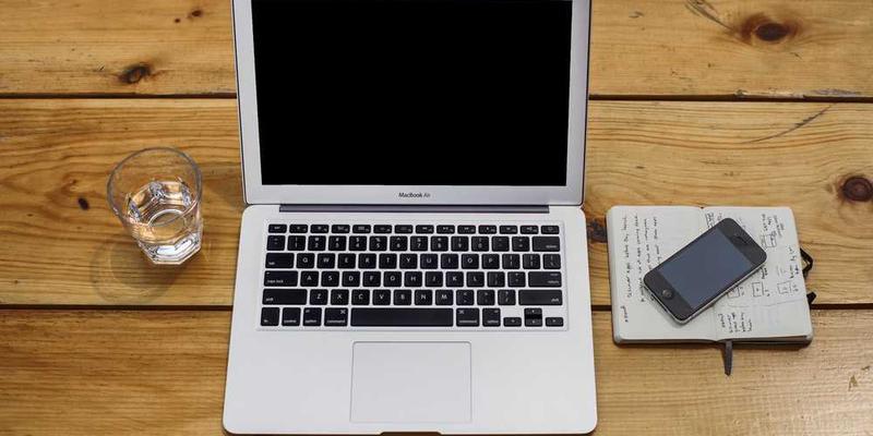 想象你屋顶的瓦片，在百年尺度上经历的风霜雨雪与日照角度